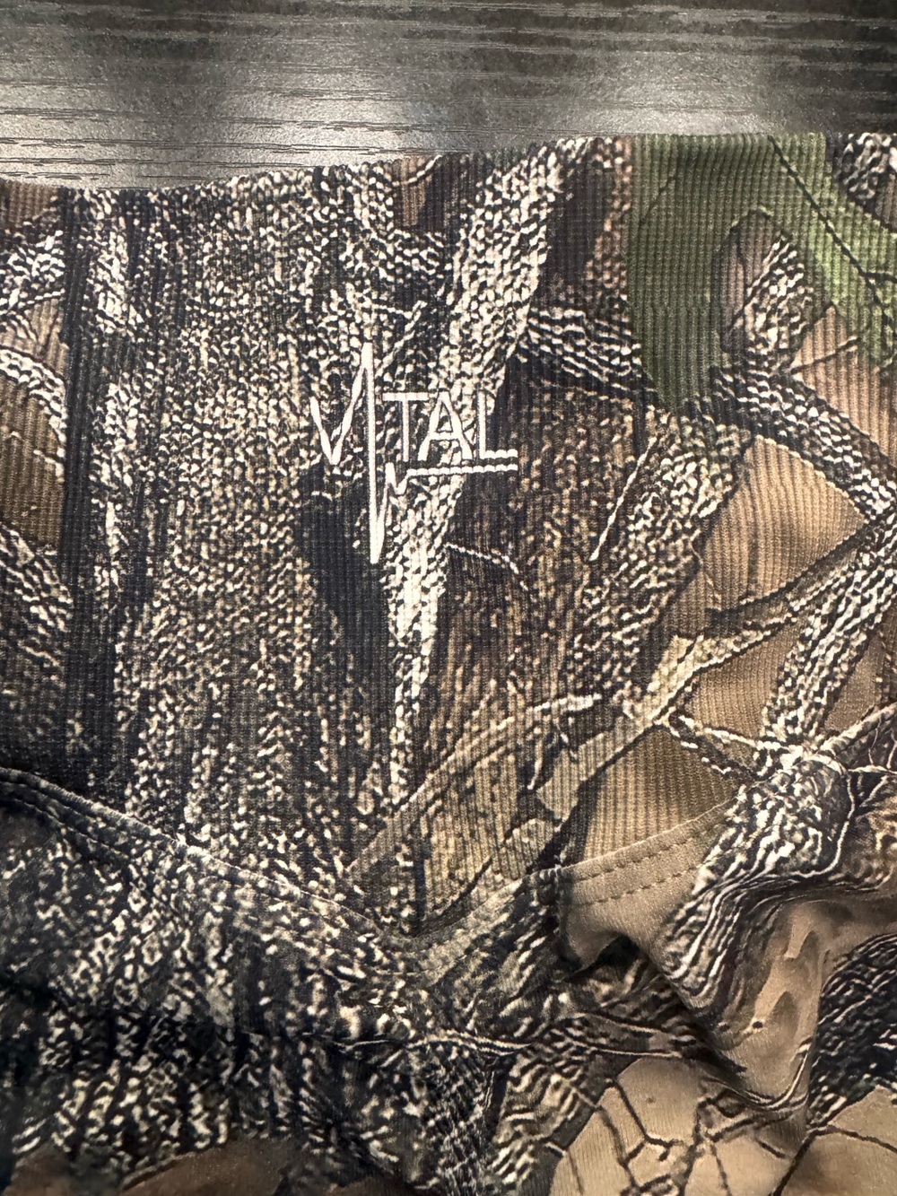 NWOT Vital Apparel Pinnacle Seamless Scrunch Butt 4” Forest Camo — Small - Picture 5 of 9